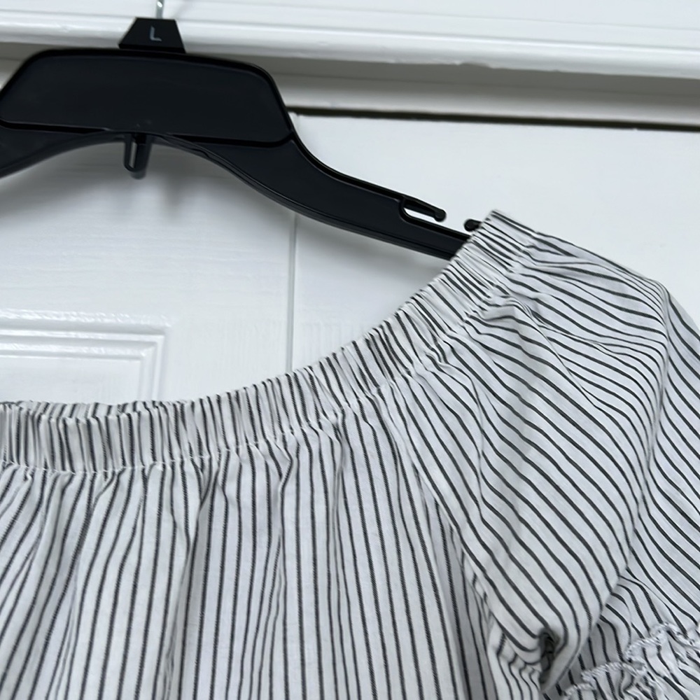 Potter’s Pot Off-the-Shoulder Pin Stripe Rose Appliqué Blouse Size Small - Picture 5 of 9
